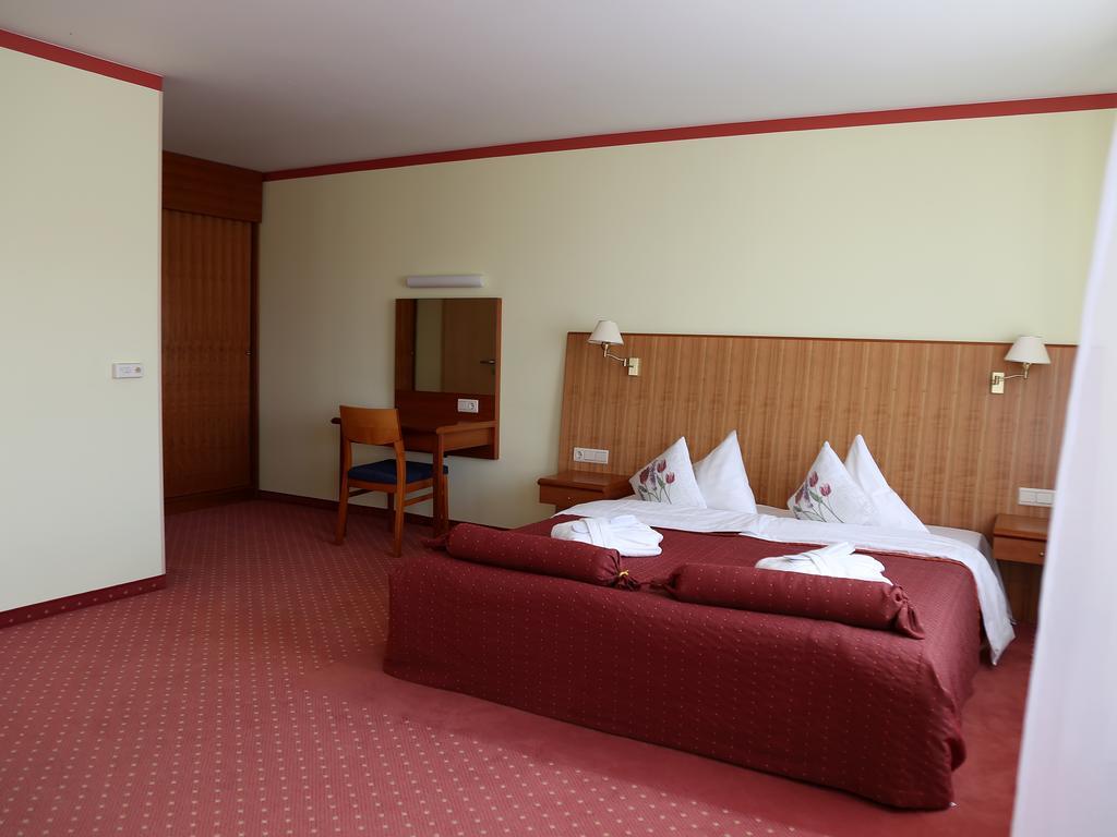 Hotel Tigra Priekuļi Exterior foto